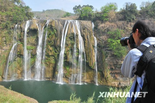 亚洲第一大瀑布黄果树瀑布遭遇历史罕见小水量