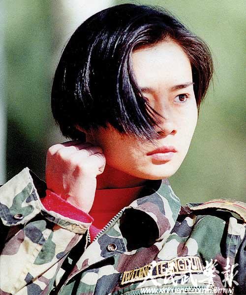 组图:<em>武警女子特警</em>队铿锵玫瑰傲然绽放_新闻_