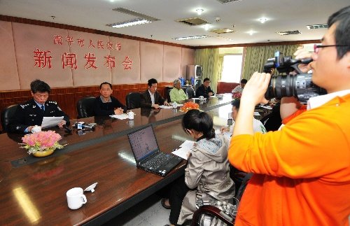 福建一小学发生特大凶杀案 政府召开发布会