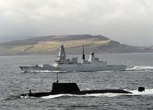 英核潜艇与无畏舰联合海试 堪称世界最强舰艇
