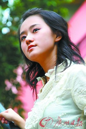 暨大女生被扔下楼续：目击者称扔人者貌似工人