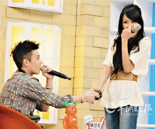 陈冠希遇女生现场告白