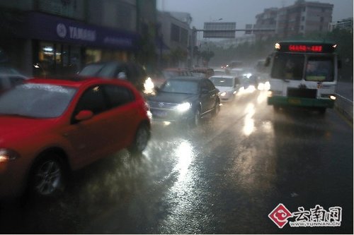 云南15州市人工增雨成功 昆明再发雨弹降中雨_新闻_腾讯网