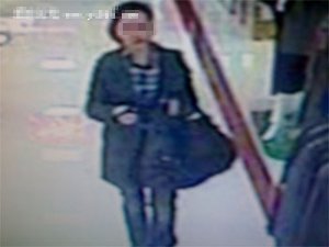 女贼偷包遭人肉搜索 委托丈夫登门忏悔(图)