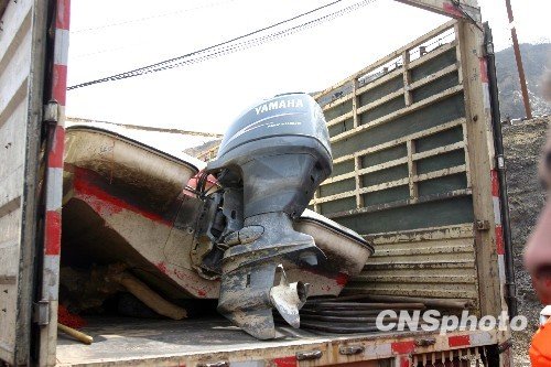 组图：王家岭矿透水事故救援冲锋舟蛙人抵达