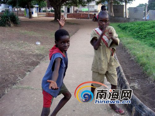 20名海南援外志愿者贝宁工作 中国功夫受欢迎