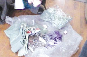 <em>老太</em>捡到一包内衣等不到失主将其贱卖被索赔_