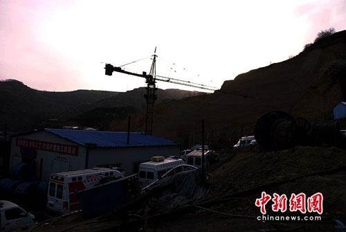 组图：山西王家岭矿难救援中记者们的几个片段