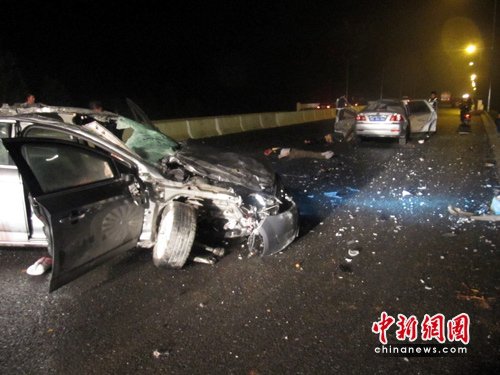 广西北海发生重大车祸事故致3死2重伤