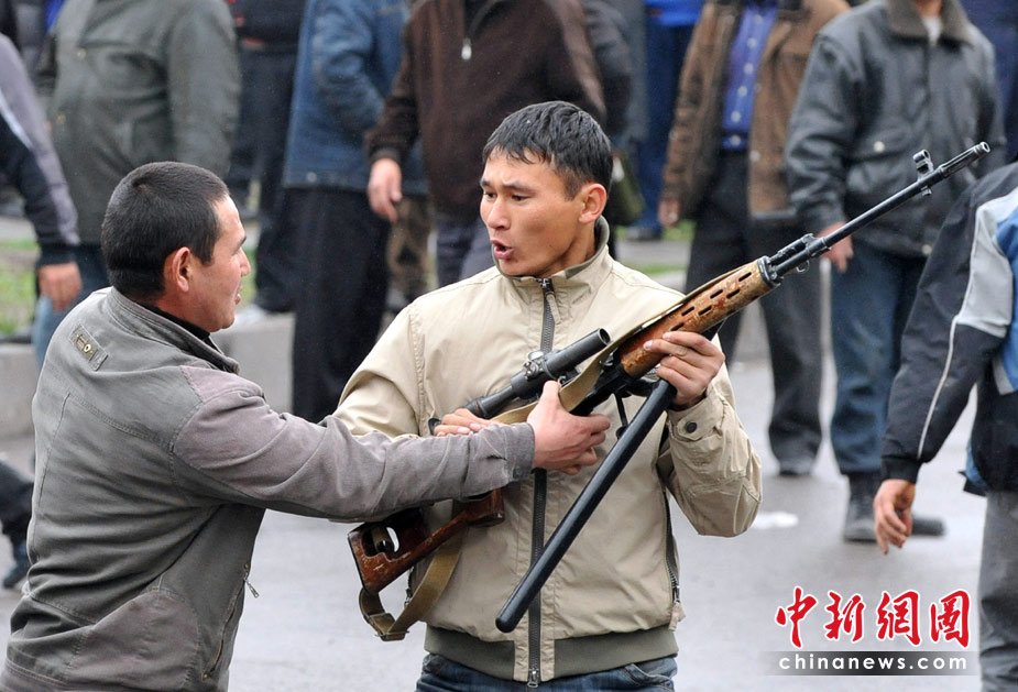 高清图:吉尔吉斯斯坦骚乱已致千余人伤亡