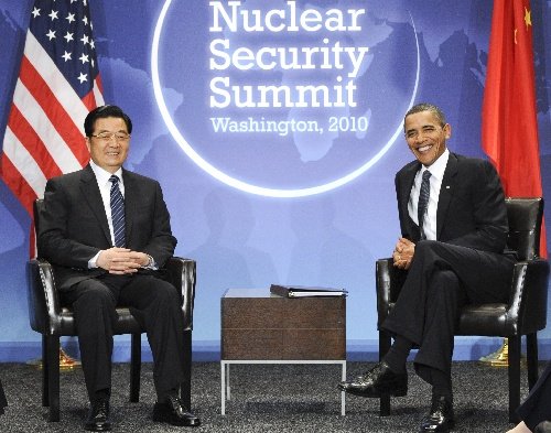4月12日，出席核安全峰會的國家主席胡錦濤在華盛頓會見美國總統奧巴馬。 新華社記者李學仁攝