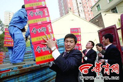 华商慈善联盟爱心车队今晚抵达灾区(图)