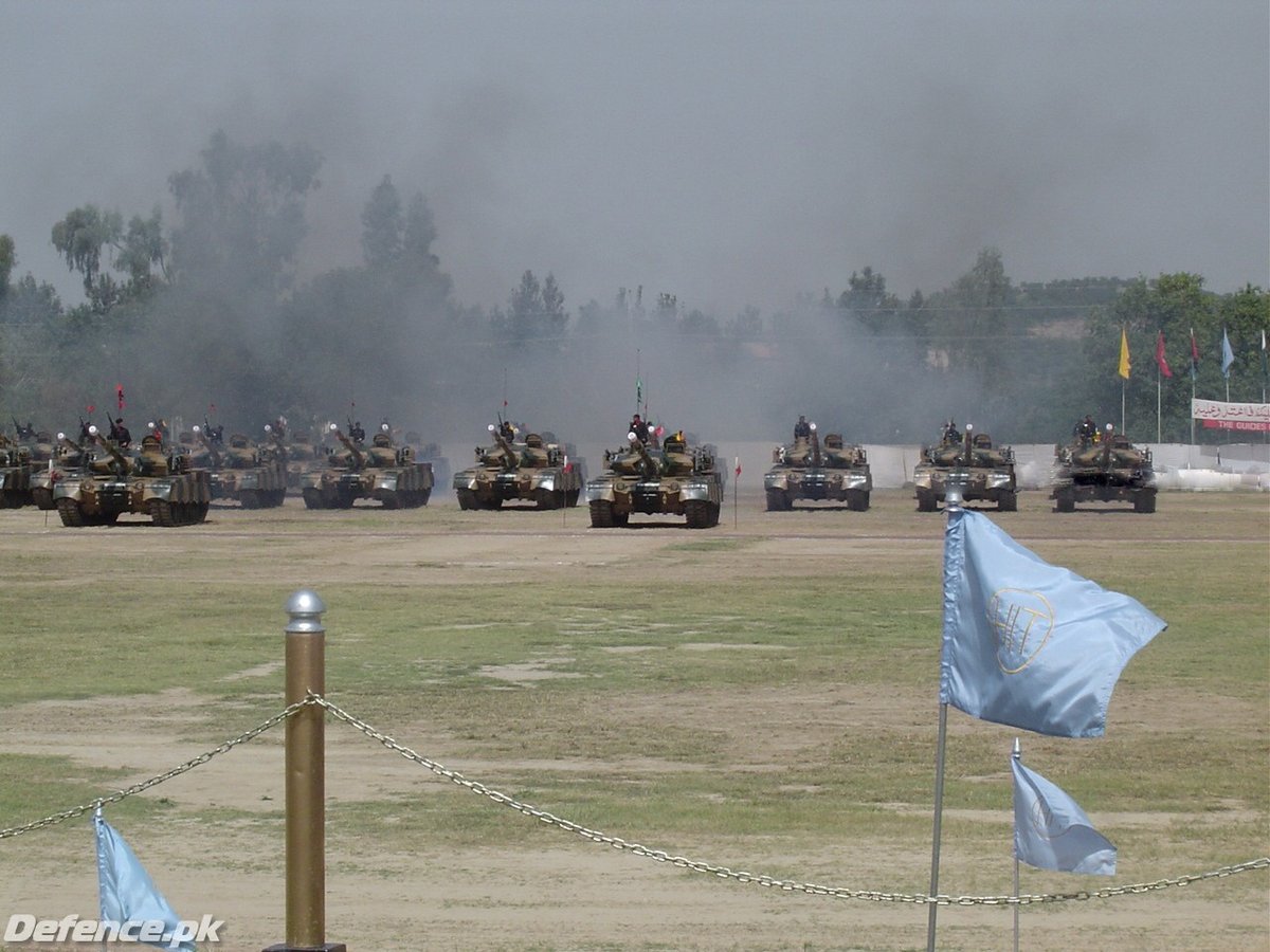 高清图:巴基斯坦陆军的MBT-2000主战坦克集群