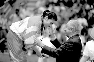 萨马兰奇突发疾病去世 曾经题词祝福重庆(图)