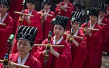 韩国举行春季释奠礼 学生穿古装祭孔子