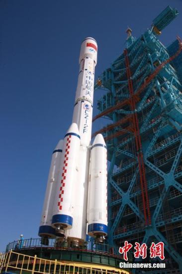 中国建成百吨级M40J高性能碳纤维生产线