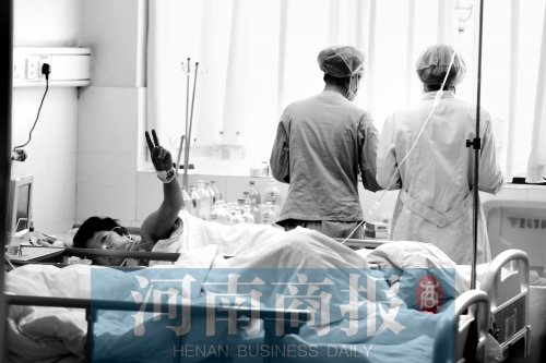 男子卖房借高利贷给妻换肝 岳父劝其放弃(图)