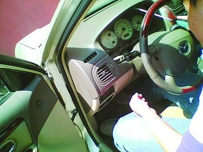 媒体曝汽车里程表黑幕：调低3万公里要百元(图)