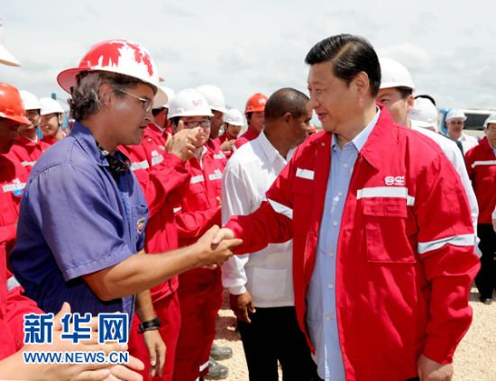 习近平访问古巴 同其领导人合唱《东方红》