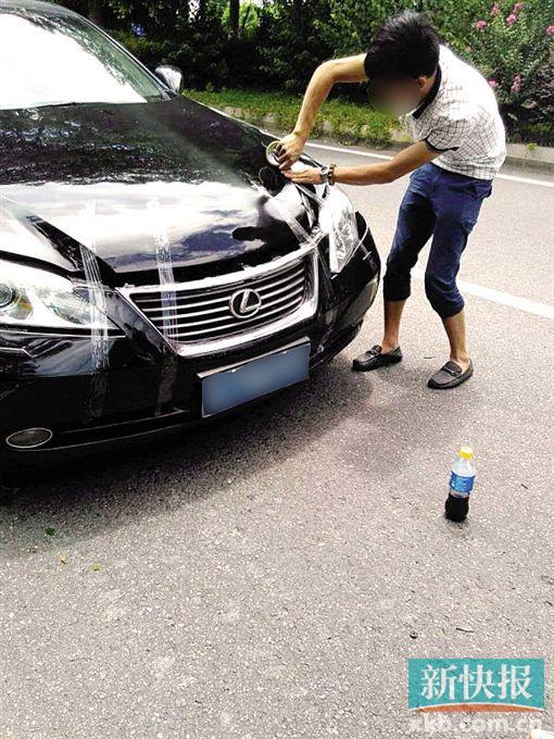 女子駕豪車鬧市碰瓷 白天撞貨車晚上專撞酒駕車