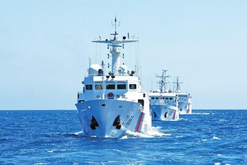 菲军官称中国海警在黄岩岛用水炮驱赶菲渔民