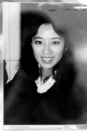 911失事航班空姐 邓月薇 :第一个发出被劫持报告