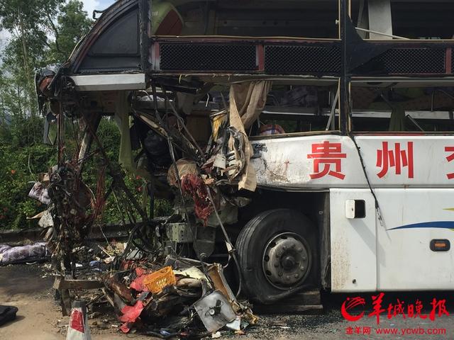 深汕高速今中午发生3车相撞事故 造成5人死亡