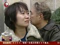 视频：上海静安大火被困者从楼里救出惊魂未定