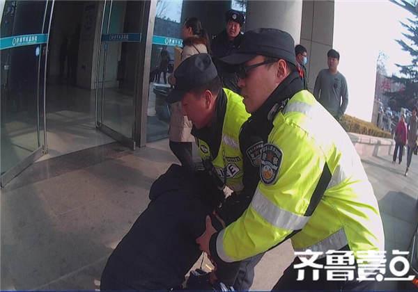 ����3��С��ͻ����֢ �ҳ��¹�������������