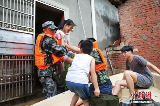 福建防抗台风尼伯特纪实：风雨中托起群众生命安全