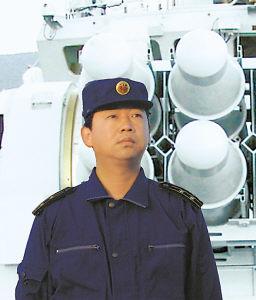 中国航母换将:“博士舰长”刘喆出任新舰长