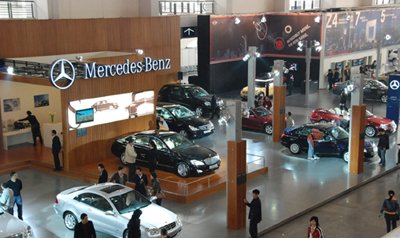 首届节能与新能源汽车展览会在武汉开幕