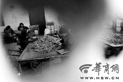 黑作坊厕所旁做小食品产地标郑州 多卖给小学