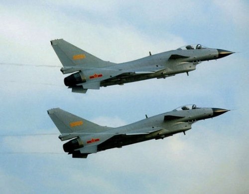 中国歼10战机等新型装备参加上合军演(组图)