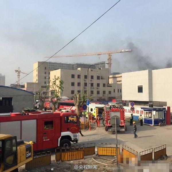 上海虹桥机场地下改造空间发生火灾 已致2死3伤