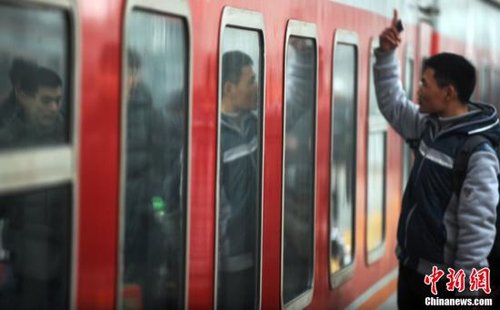 中国式离别引网友共鸣:舍不得爸妈还是要走