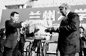 ���ݴ�ѧ���о����ָ�������ϵ�����˺�������