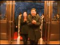 视频：驻地工作人员列队欢迎广东两会代表团