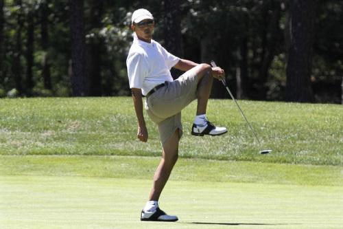 奥巴马放假迫不及待打高尔夫球：任内已打300轮
