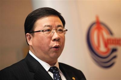 “三桶油”同日宣布换帅 石化双雄利润降八成