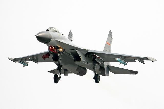 汉和称中国无法量产歼11系列战机 将购更多苏35_新闻_腾讯网