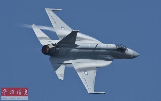 港媒曝两国买中巴枭龙战机 印度LCA同场争订