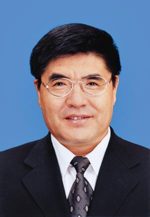 “三桶油”同日宣布换帅 石化双雄利润降八成