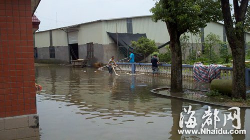 福建福州暴雨曝城市排水之弊 地下管网缺维护