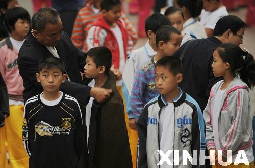 济南学生等待“助兴”演出挨冻两个多小时