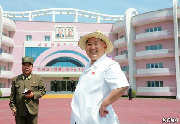 金正恩赞朝鲜孤儿院像宫殿 称西方国家无法模仿