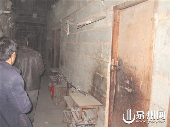 四岁女童裸死荒草地 18岁嫌疑人系女童父母工友