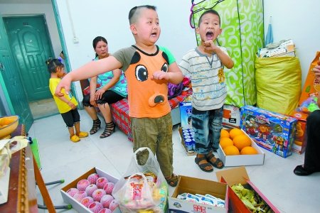 贫困生申请表_贫困生家庭月收入(2)