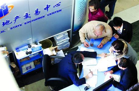 上海房管局长否认房产税试点政策失败 _张家