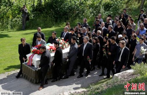 挪威纪念于特岛枪击周年 首相将为遇难者献花圈